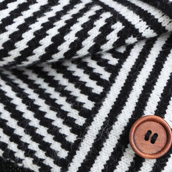 Sweater Top with scarf - Picture 5 of 7